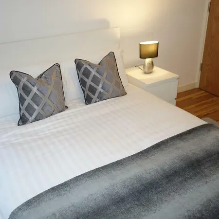 Aire Modern Leeds - 2 Bed 2 Bath Apartment *