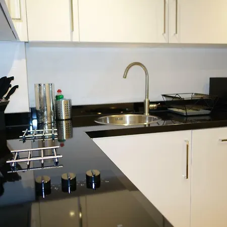 Aire Modern Leeds - 2 Bed 2 Bath Apartment *