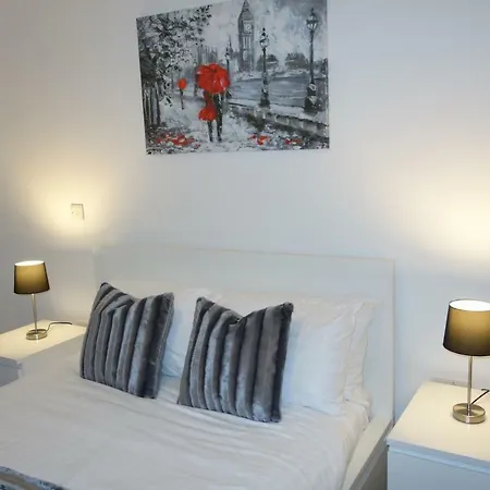 Apartment Aire Modern Leeds - 2 Bed 2 Bath *